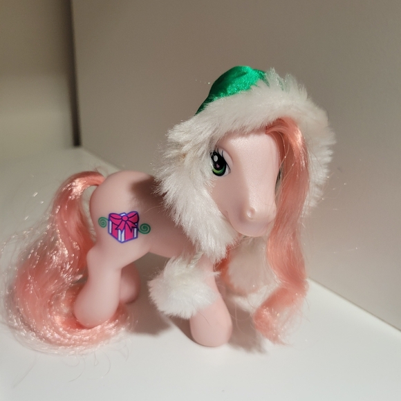 My Little Pony Target Exclusive Winter Series III SNO-GLO! - Picture 4 of 6